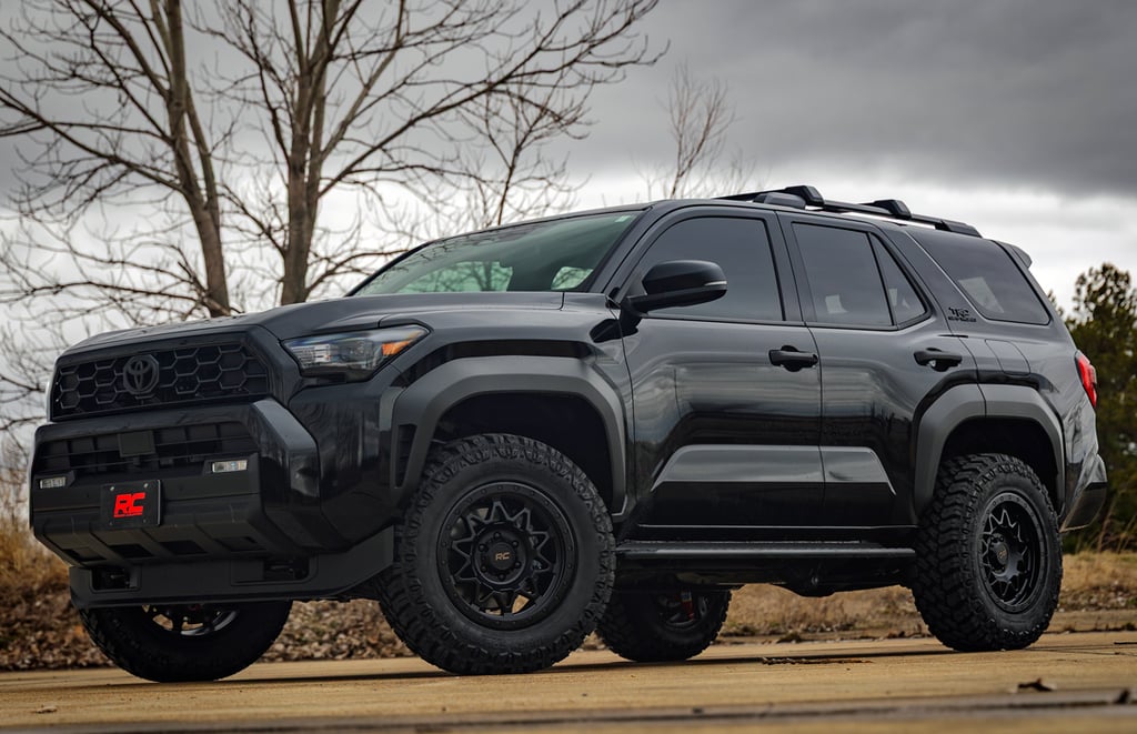 4Runner with Rough Country · 2-inch leveling example, manufacturer reference photo