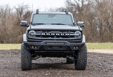 Ford Bronco,front bumper,lights