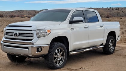 2.5 inch Lifted 2015 Toyota Tundra 4WD
