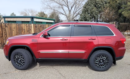 2.5 inch Lifted 2012 Jeep Grand Cherokee 4WD