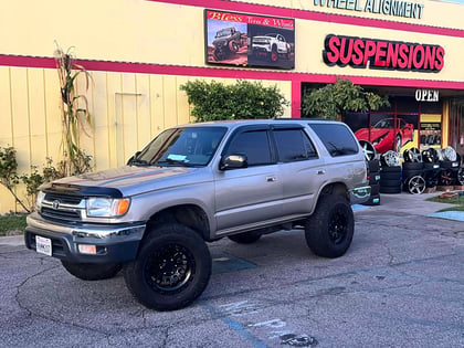 2.5 inch Lifted 1999 Toyota 4Runner