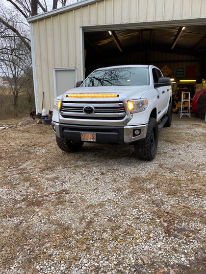 3.5 Inch Lifted 2016 Toyota Tundra 4WD