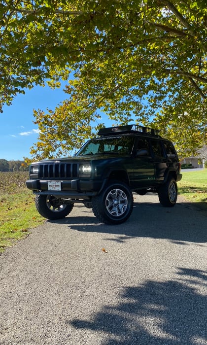 4.5 Inch Lifted 1998 Jeep Cherokee XJ 4WD