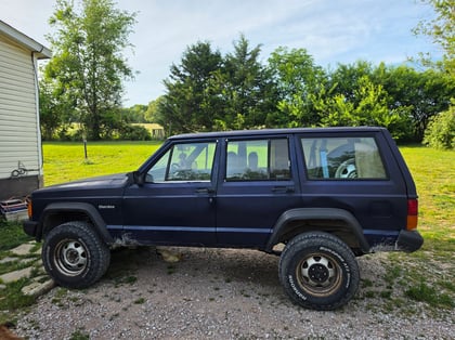 3 Inch Lifted 1996 Jeep Cherokee 4WD