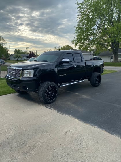 7.5 Inch Lifted 2008 GMC Sierra 1500 4WD