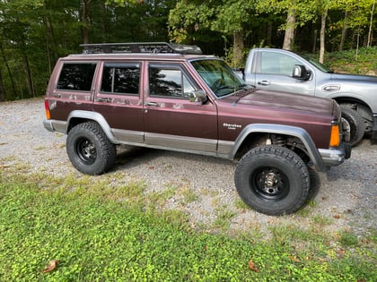 3 Inch Lifted 1991 Jeep Cherokee XJ 4WD