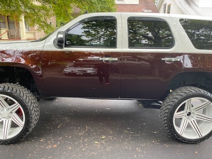 7.5 Inch Lifted 2007 Chevy Tahoe 4WD