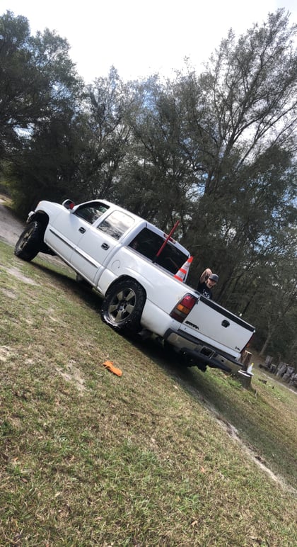 6 Inch Lifted 2006 GMC Sierra 1500 2WD
