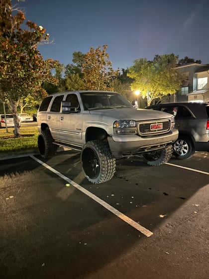 6 Inch Lifted 2004 GMC Yukon RWD