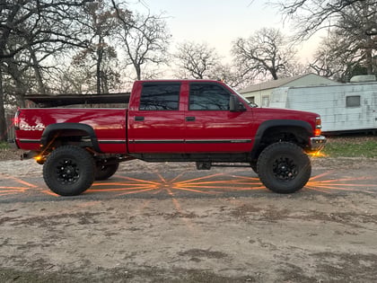 6 Inch Lifted 1999 Chevy K2500 4WD