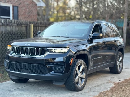 1 inch Lifted 2022 Jeep Grand Cherokee 4WD