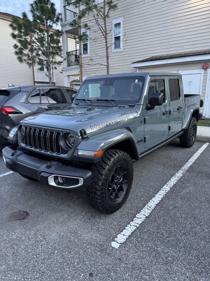 2024 Jeep Gladiator 4WD