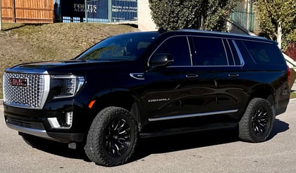 2.5 inch Lifted 2022 GMC Yukon XL 4WD