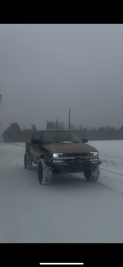 2.5 inch Lifted 2002 Chevy S10 4WD