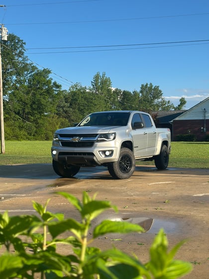 2 inch Lifted 2015 Chevy Colorado 4WD