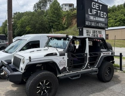 2.5 inch Lifted 2013 Jeep Wrangler Unlimited Sahara 4WD