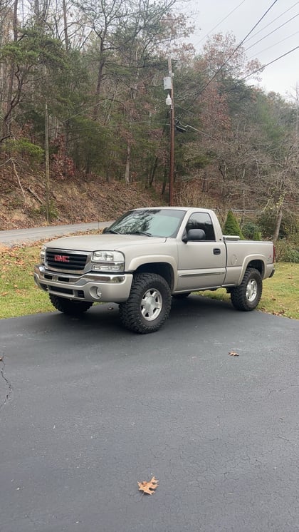 2 inch Lifted 2004 GMC Sierra 1500 4WD