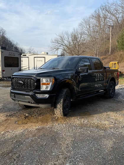 2 inch Lifted 2022 Ford F-150 4WD