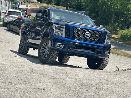 4 Inch Lifted 2019 Nissan TITAN 4WD