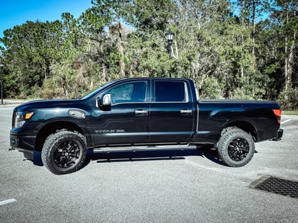2 inch Lifted 2018 Nissan Titan XD 4WD