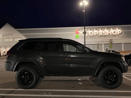 2.5 inch Lifted 2011 Jeep Grand Cherokee 4WD