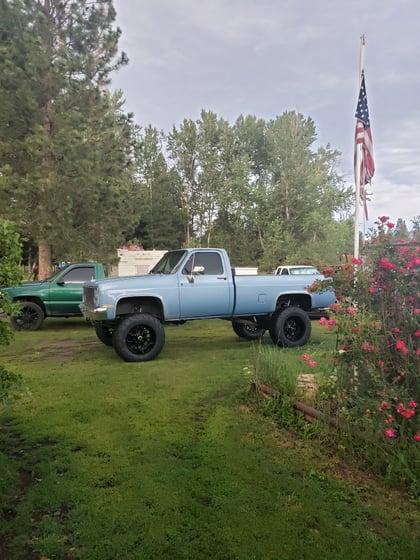 6 Inch Lifted 1984 GMC C15/K15 Pickup 4WD