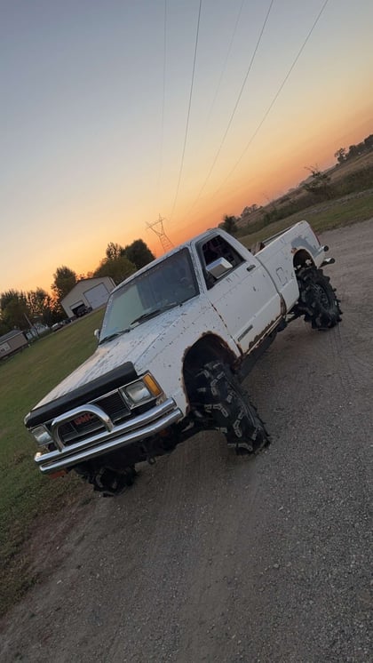 2.5 inch Lifted 1992 GMC Sonoma 4WD