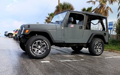 2 inch Lifted 2005 Jeep Wrangler Unlimited 4WD