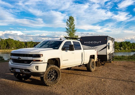 how-to-protect-cargo-in-your-truck-during-summer-road-trips-image