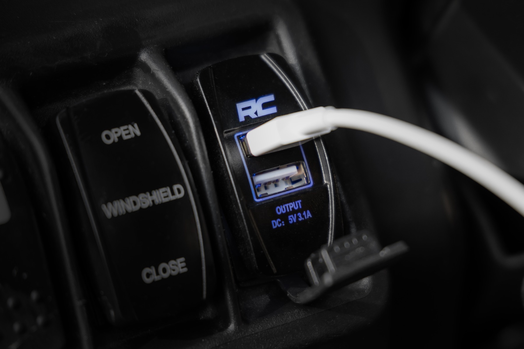 709USB image 5