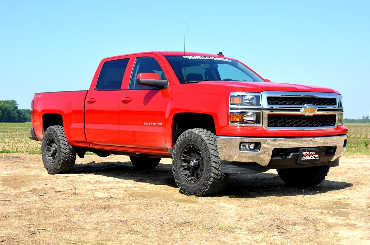 2 Inch Leveling Kit | Aluminum | Red | Chevy/GMC 1500 Truck (07-18) SUV (07-20) — view 2