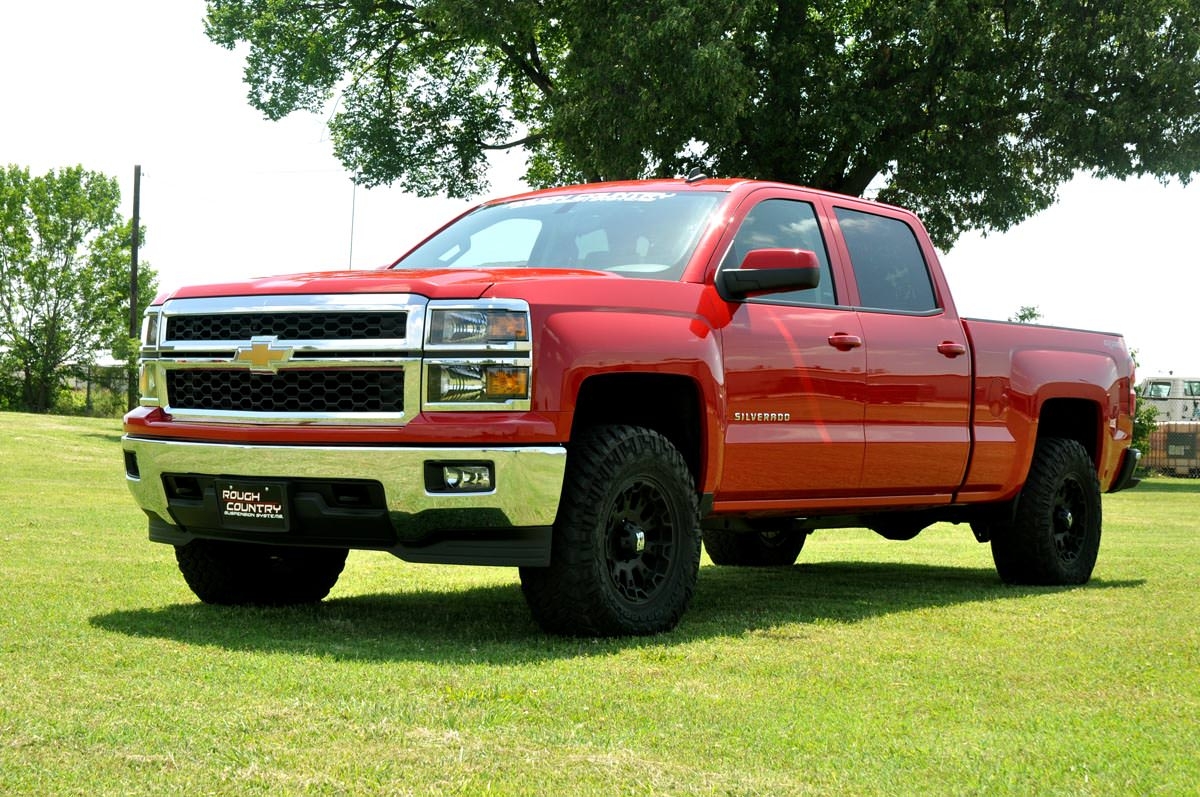 2 Inch Leveling Kit | Aluminum | Red | Chevy/GMC 1500 Truck (07-18) SUV (07-20) — view 4