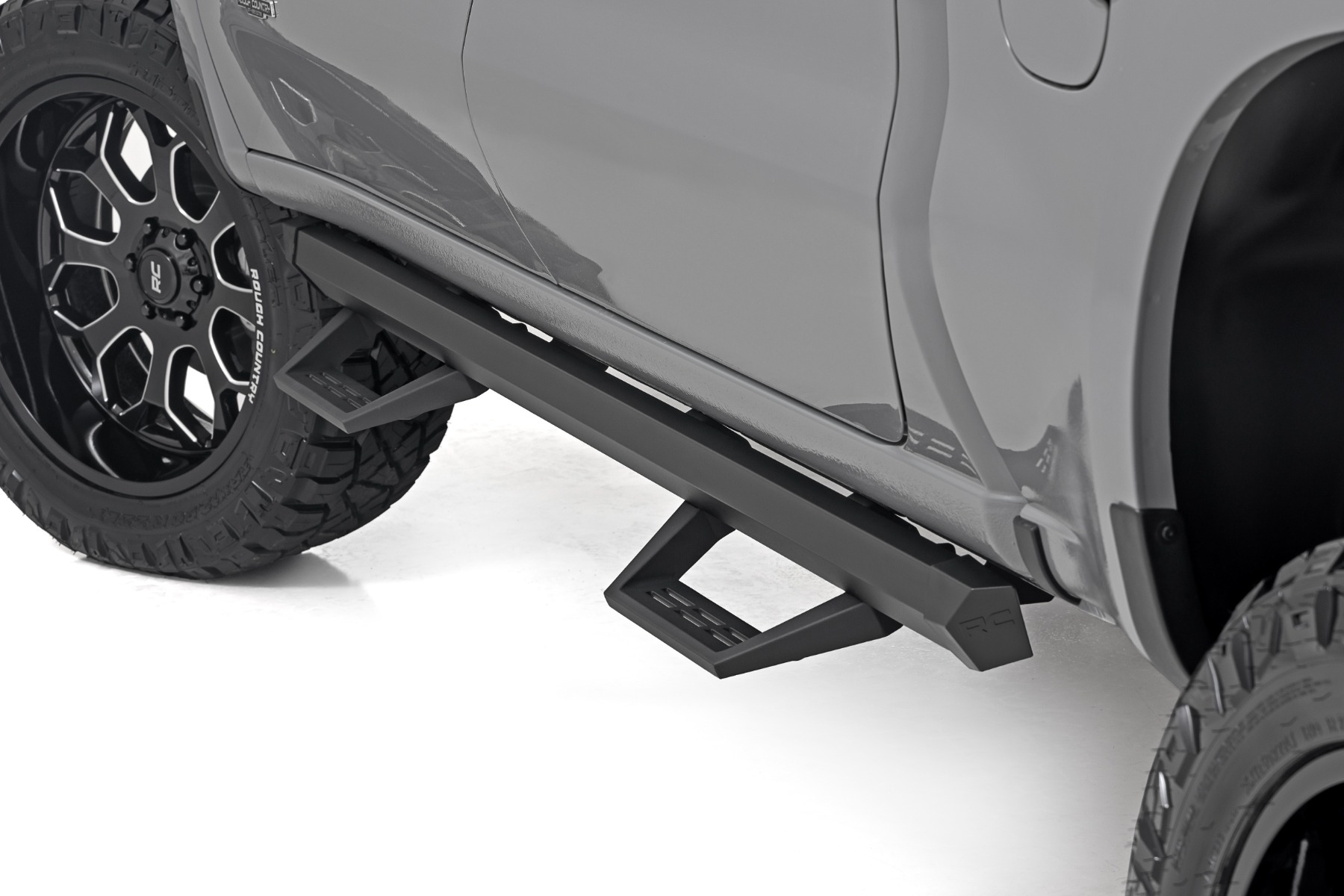 SRL2 Adj Aluminum Step | Crew Cab | Chevy/GMC 1500/2500HD (19-26)