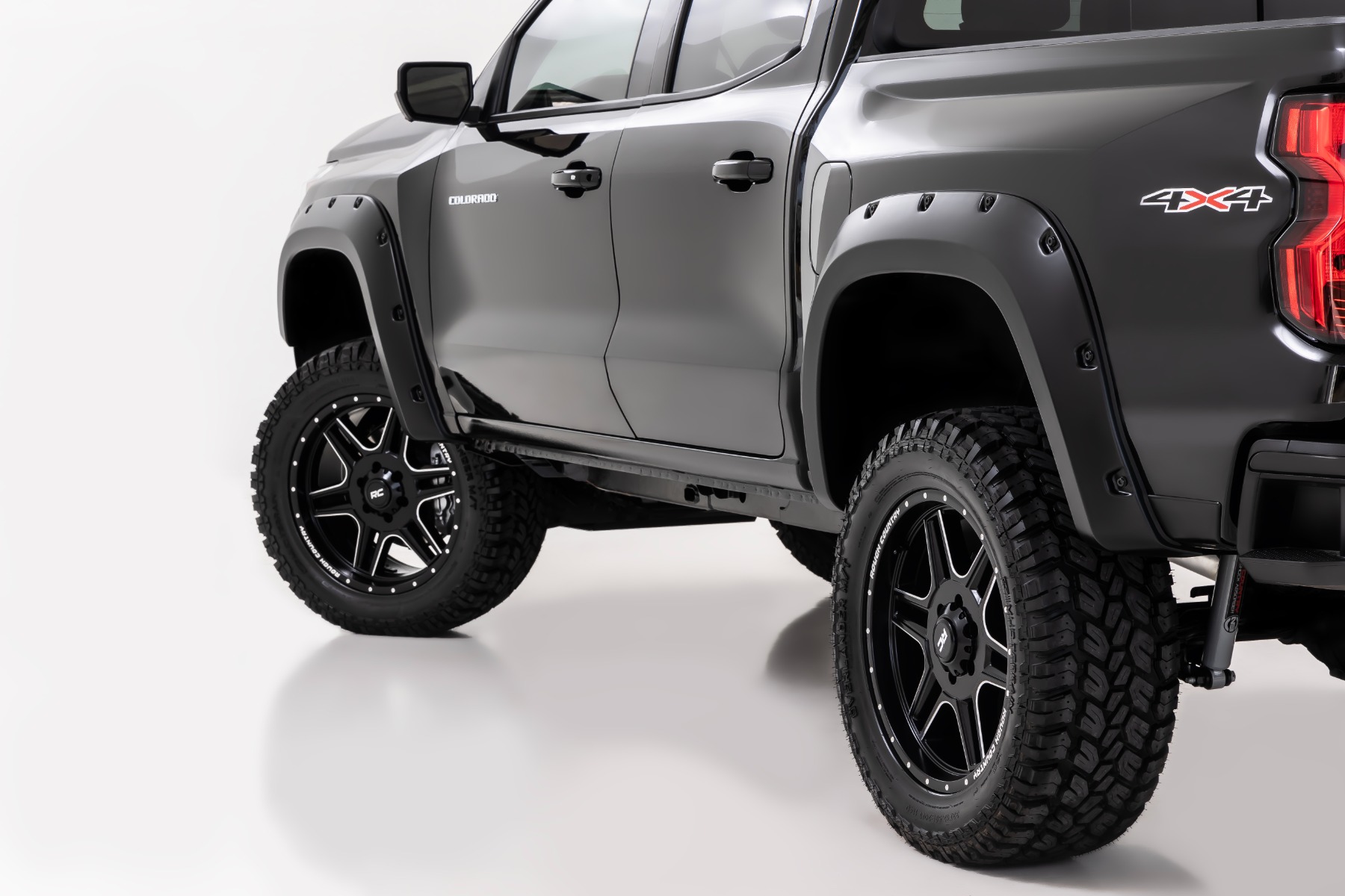 Pocket Fender Flares | G42 White Sands | Chevy Colorado 2WD/4WD (2023-2026) view 2