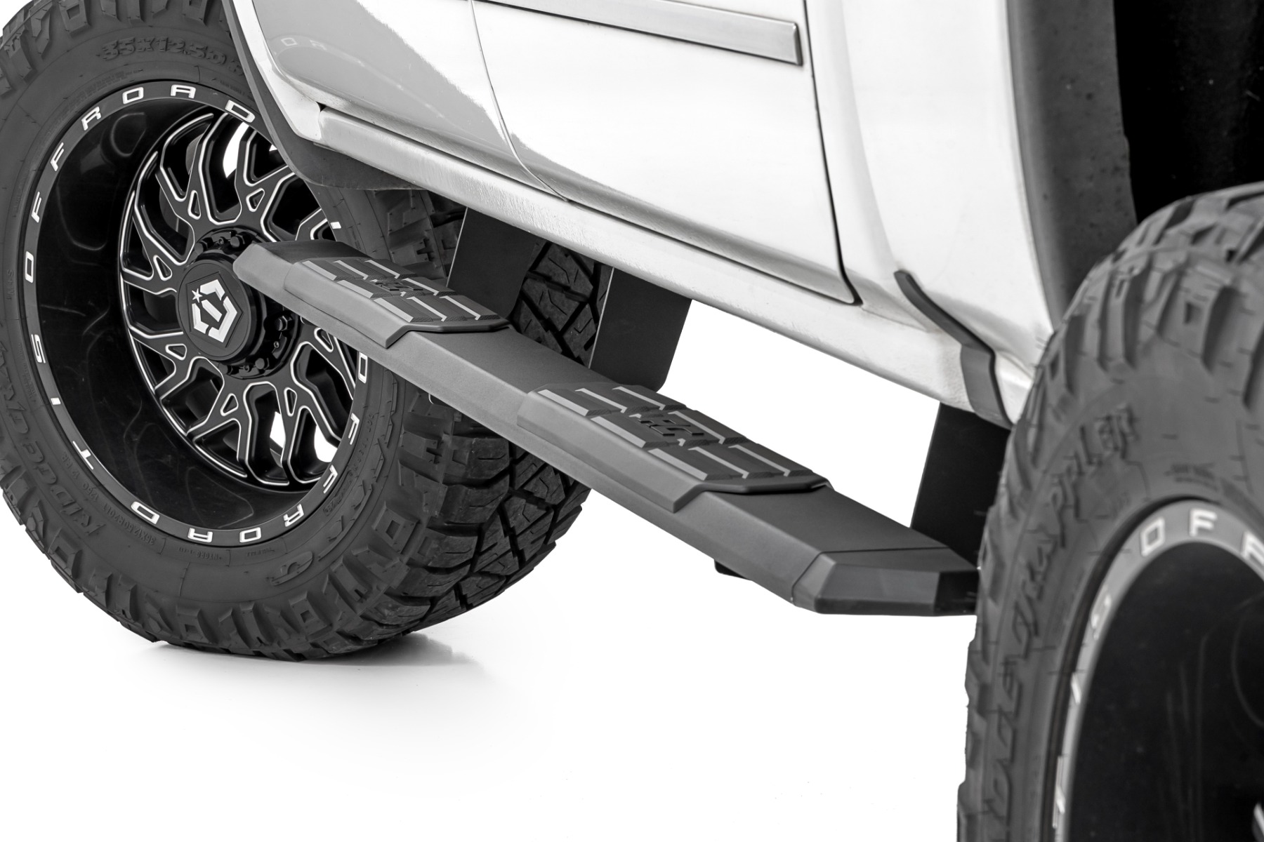 TR2 Running Boards | Chevy/GMC 1500/2500HD/3500HD (07-19 & Classic)