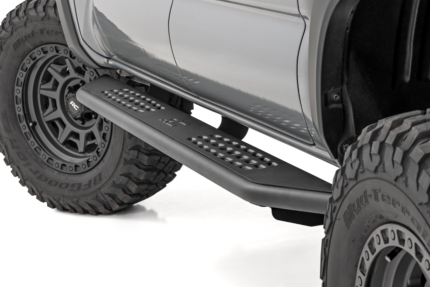 OV2 Running Boards | Side Step Bars | Crew Cab | Toyota Tacoma 2WD/4WD (16-23)