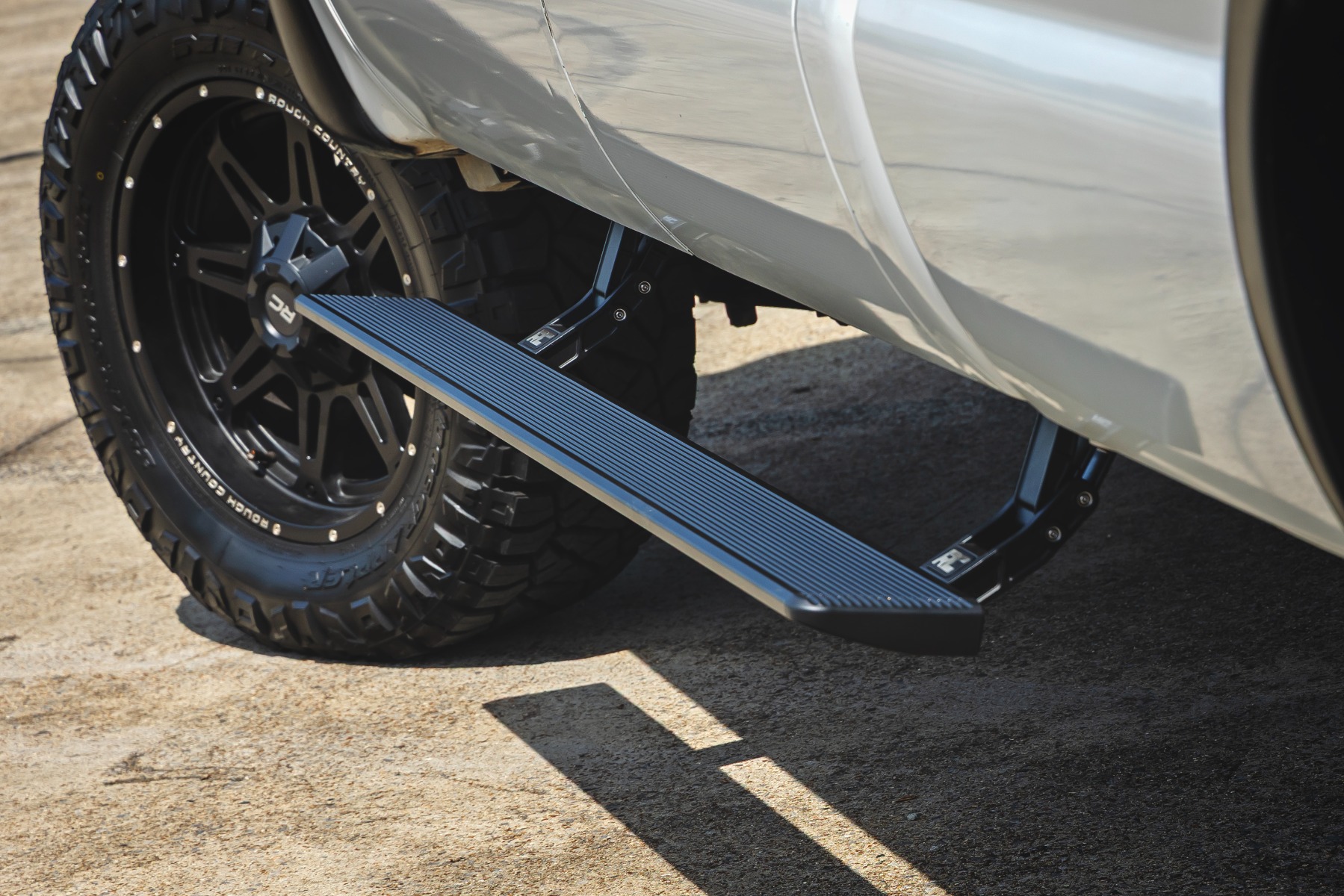 Power Running Boards | HT-Series | Crew Cab | Ford F-250/F-350 Super Duty (1999-2016) view 3