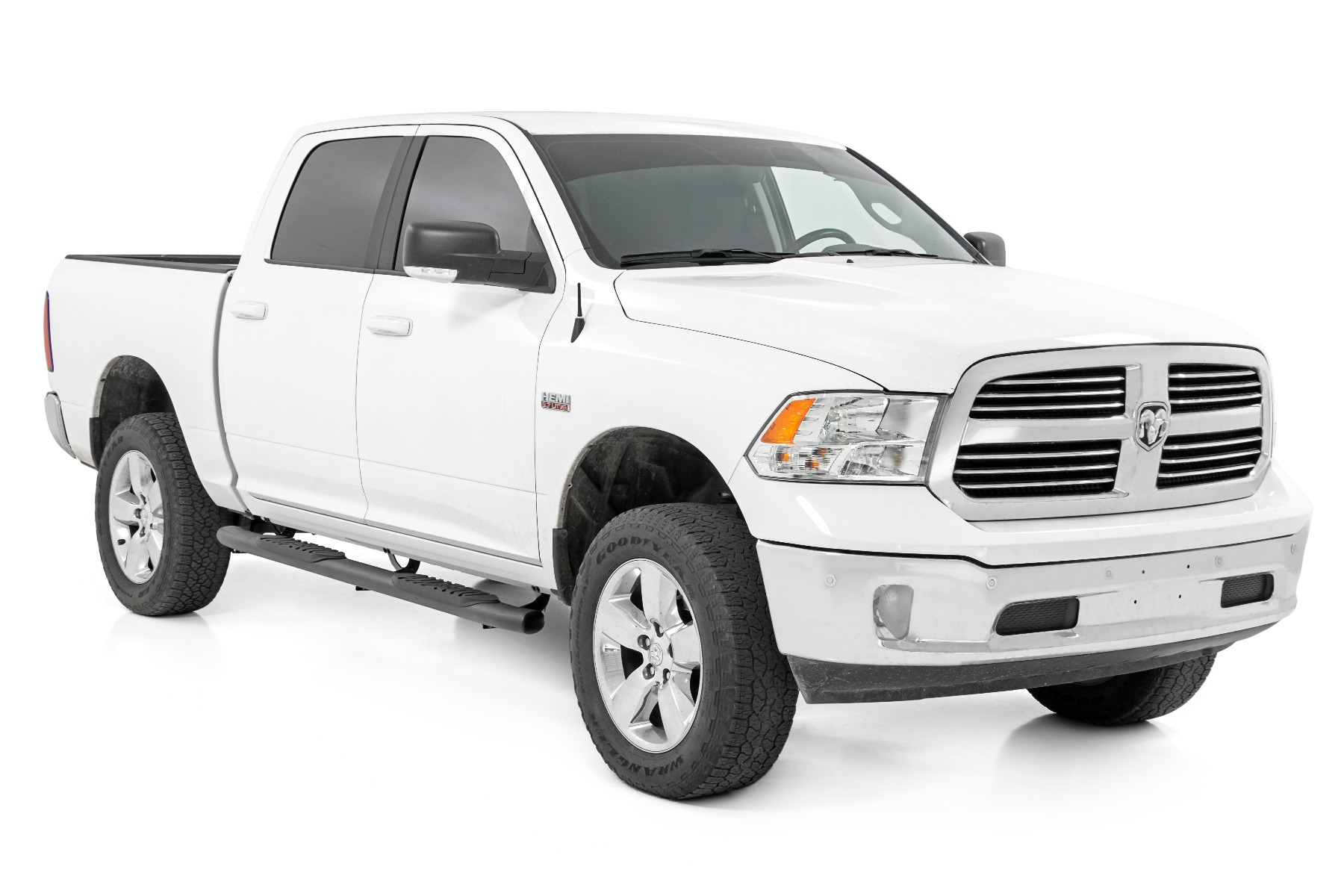Oval Nerf Step | Crew Cab | Black | Ram 1500/2500/3500 2WD/4WD (2010-2025 & Classic) — view 2
