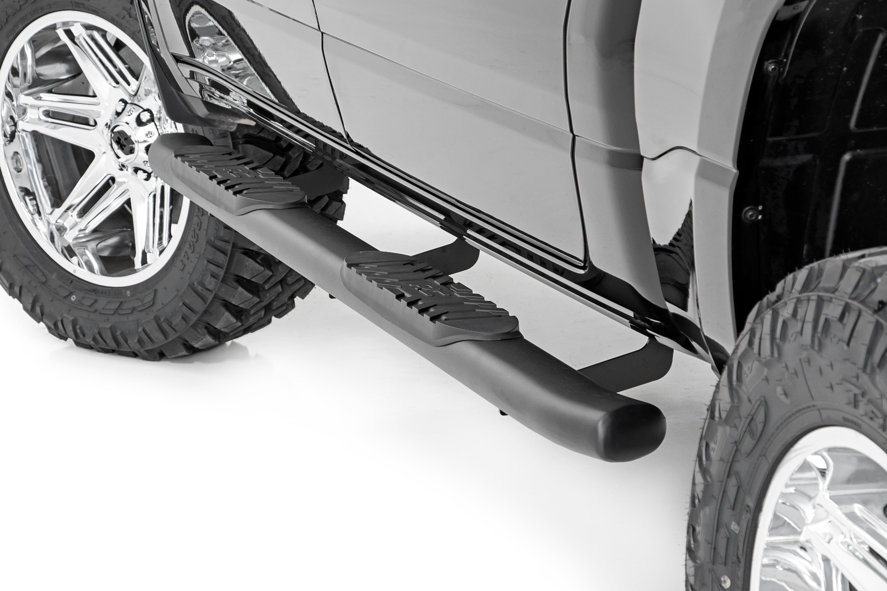 Oval Nerf Step | Crew Cab | Black | Ram 1500 (19-26)/1500 TRX (21-24)
